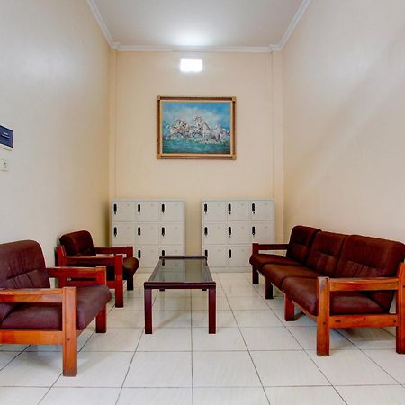Spot On 93245 Guest House Mulia Dua Syariah Klaten Exterior photo