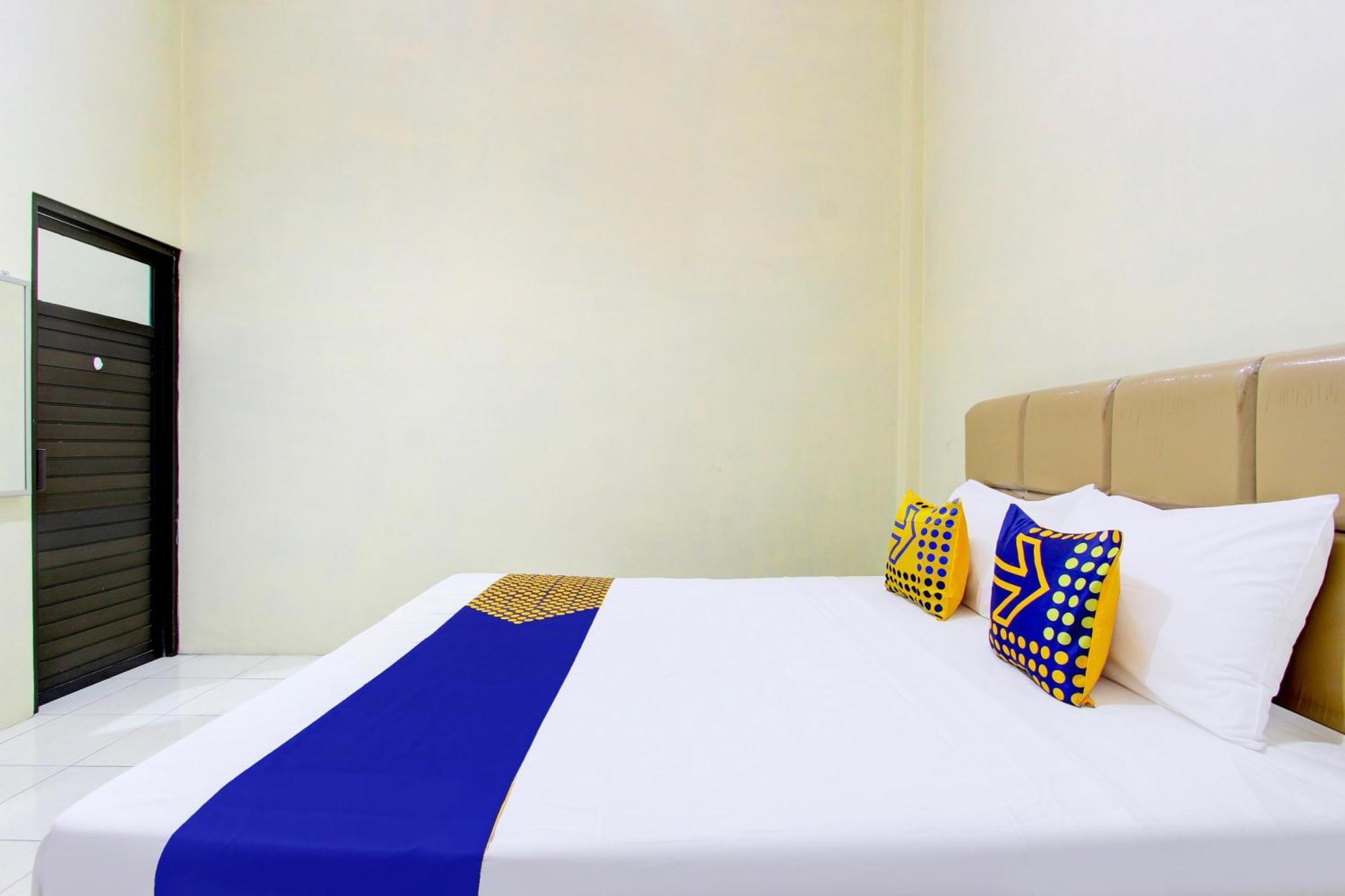 Spot On 93245 Guest House Mulia Dua Syariah Klaten Exterior photo
