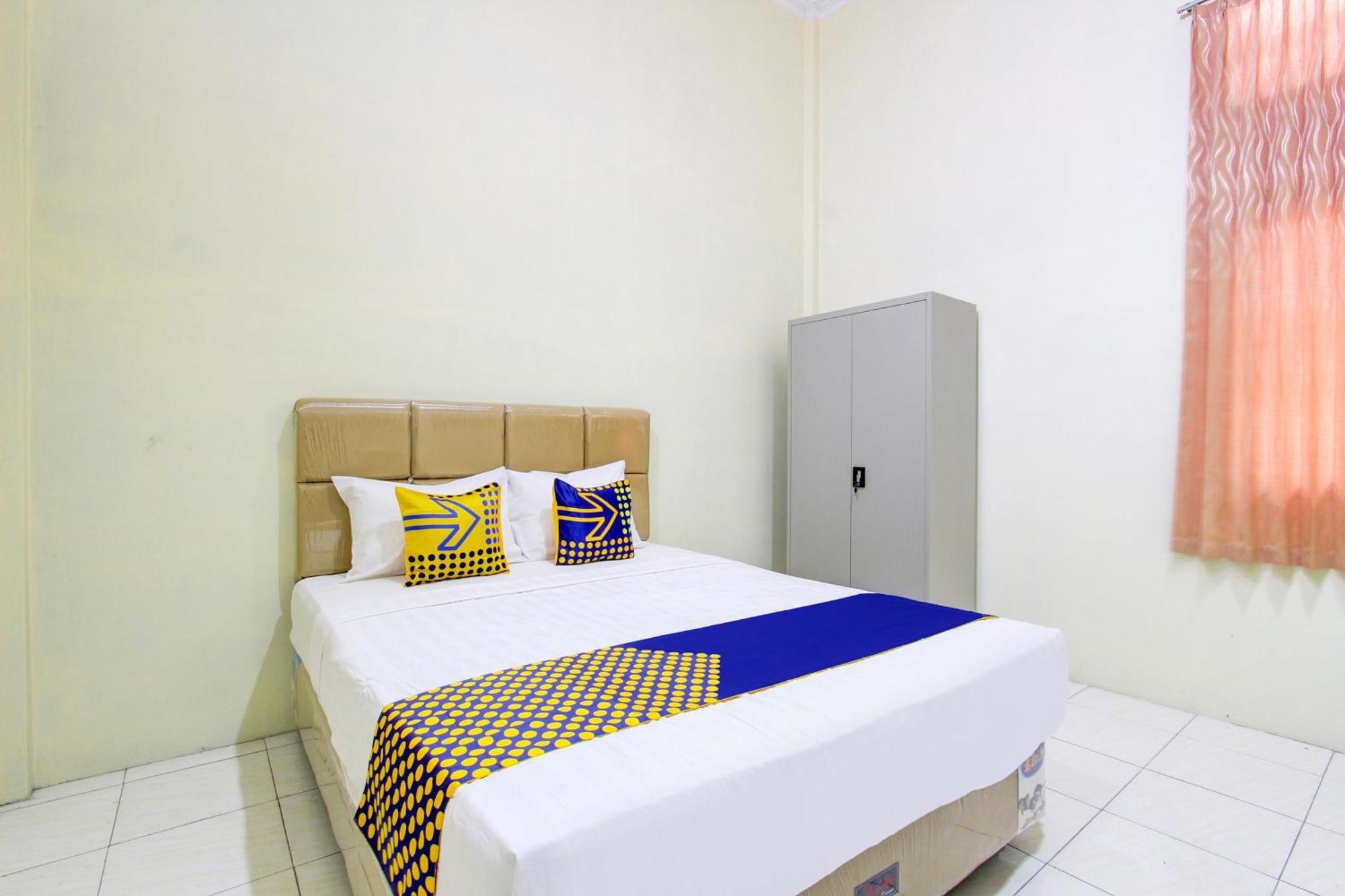Spot On 93245 Guest House Mulia Dua Syariah Klaten Exterior photo